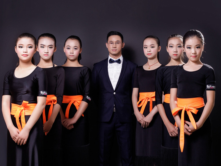 鹽商人物第24期丨專(zhuān)訪(fǎng)夢(mèng)黑池舞蹈創(chuàng)始人陸豐裕：逐夢(mèng)人生，舞動(dòng)精彩